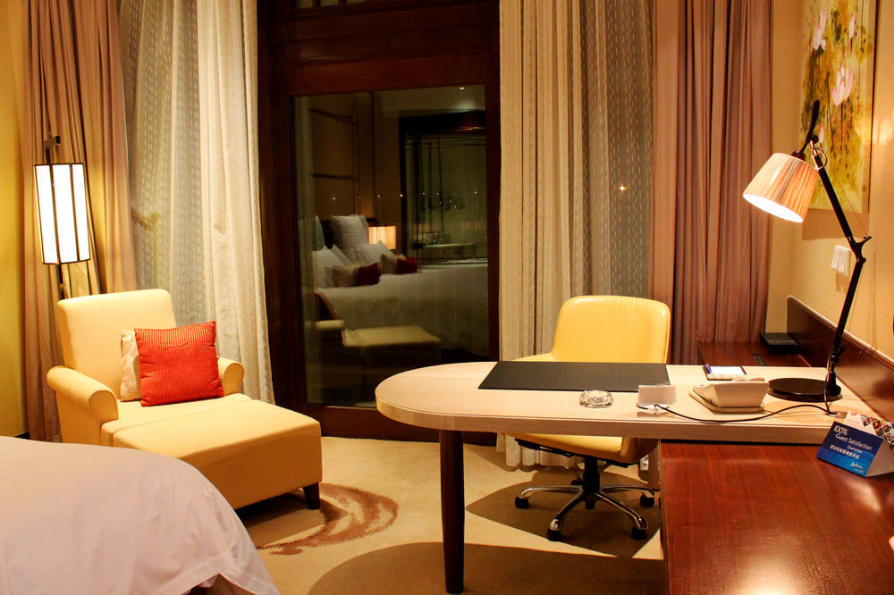 Radisson Blu Resort Wetland Park Wuxi  Exterior photo